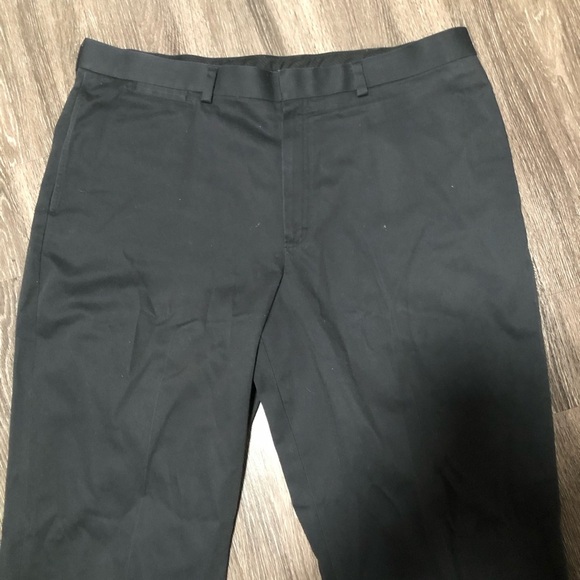 L.L. Bean Men's Natural Fit Chinos Khaki Trousers Size 40 - Picture 2 of 7